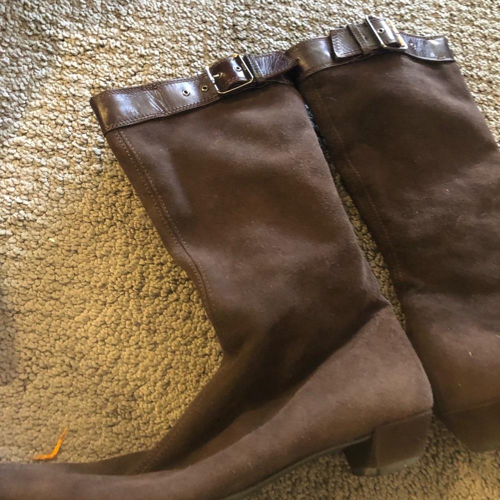 Gucci soft suede boots